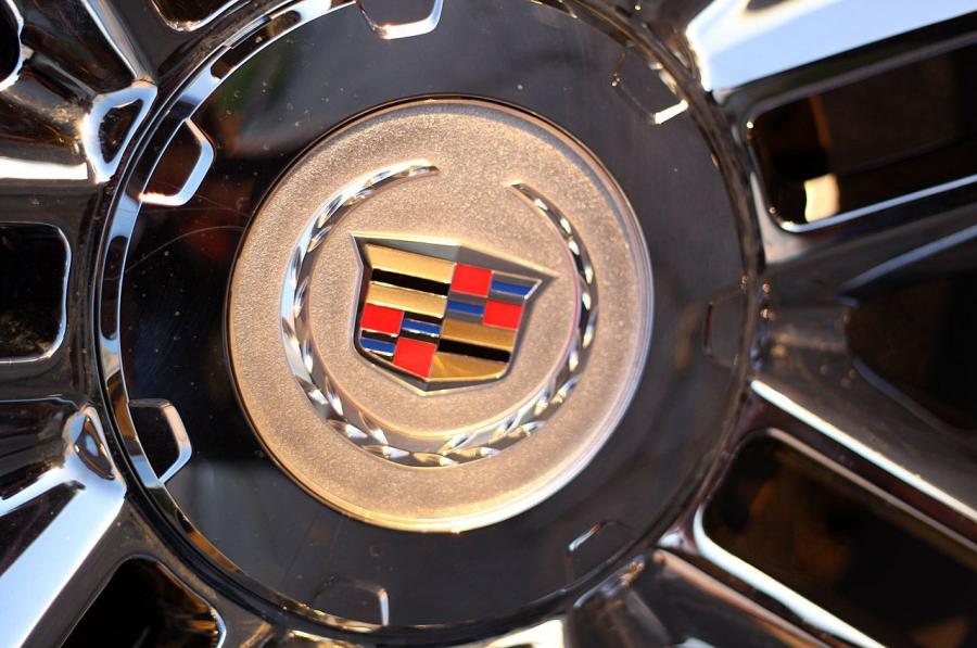  Cadillac Escalade Platinum Hybrid 2011 года  (фото 51 из 60)